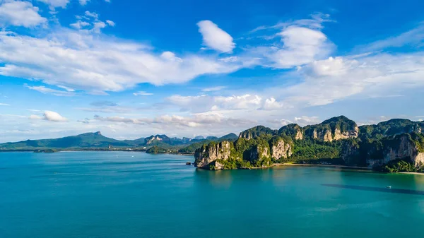 泰国的铁路海滩，克拉比省，热带地区的空中景观 — 图库照片