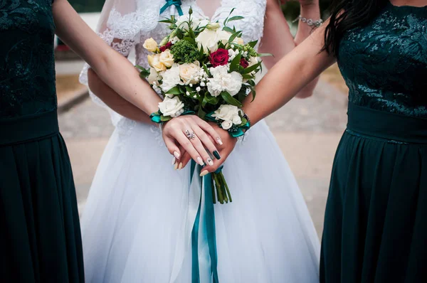 Boeket Bloemen Hand Van Bruid — Stockfoto