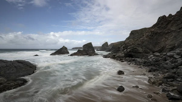 Carenwas Bedruthan Stepsは パドストウの間の北コーニッシュ海岸に位置する海岸線のストレッチです — ストック写真