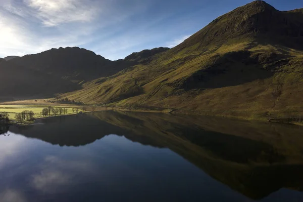 Aeriel Shot Van Buttermere Het Meer Het Engelse Lake District — Stockfoto