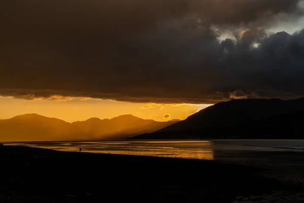 Drohnenaufnahmen Eines Stürmischen Sonnenuntergangs Über Loch Linnhe Von North Ballachulish — Stockfoto