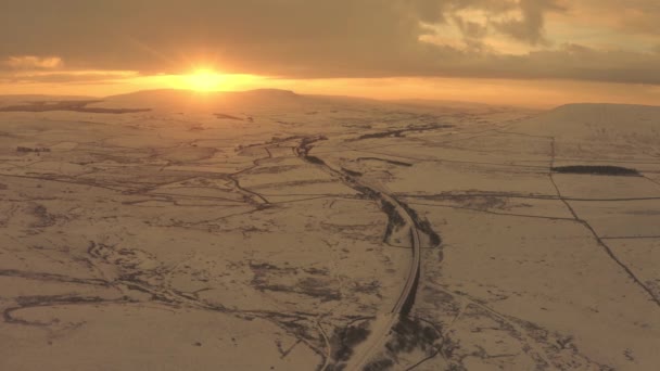 Amanecer Invierno Sobre Icónico Viaducto Ribblehead Situado Cerca Settle Parque — Vídeos de Stock