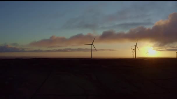 Timelapse Sunrise Front Wind Turbines West Yorkshire Reino Unido — Vídeos de Stock