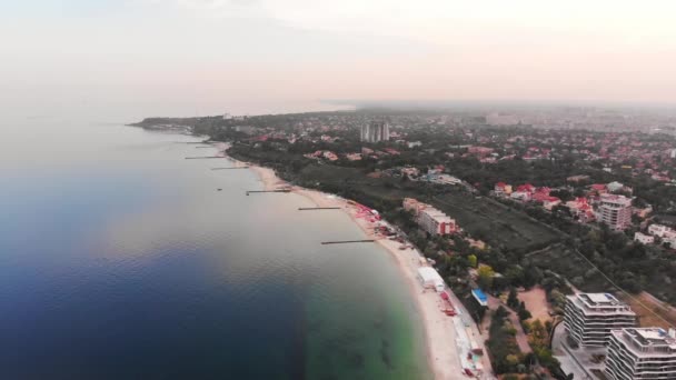 Luftaufnahme des Schlafsaals und der Küste der Stadt Odessa — Stockvideo