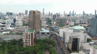 Bangkok sokaklarının gündüz görüntüsü.