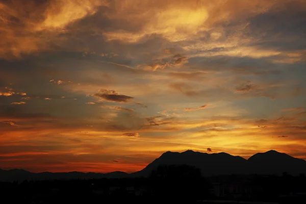 İtalyan müstehcen günbatımı