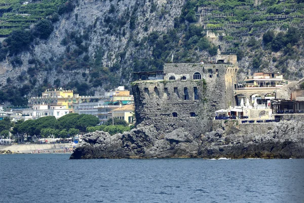 Az Amalfi-partra a tenger — Stock Fotó