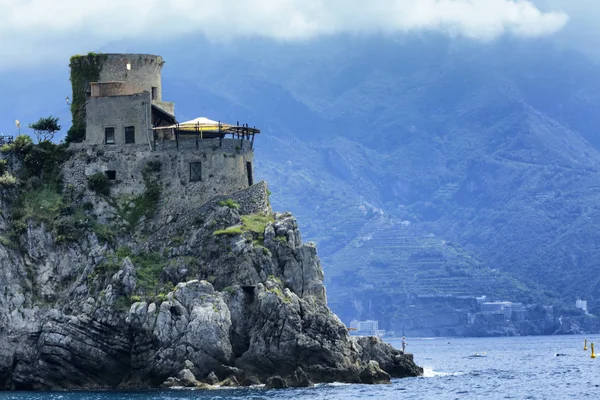 Die Amalfi-Küste vom Meer aus — Stockfoto