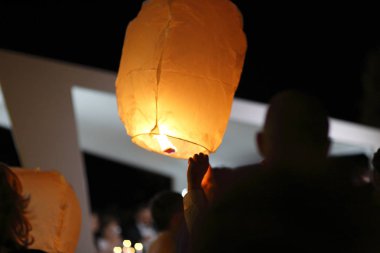 Geceleri Çin fenerleri. 