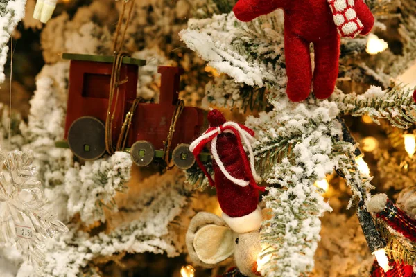 İç dekorasyon için özel Noel süslemeleri..