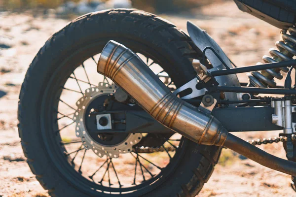 Velho estilo spoked roda de motocicleta com freios a disco — Fotografia de Stock