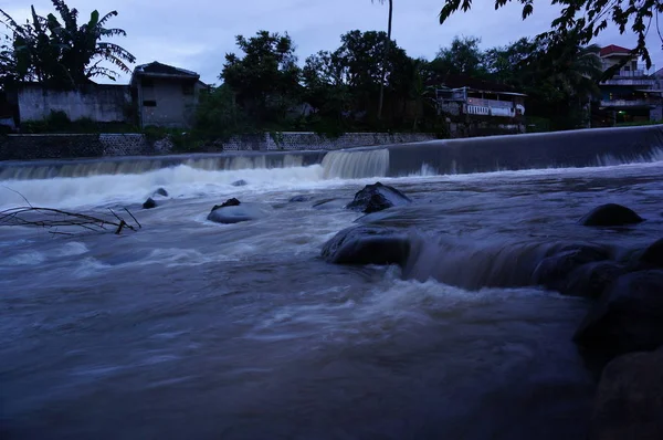 rivers with a fairly heavy flow and water sources from the mountains have turbid water due to heavy rain