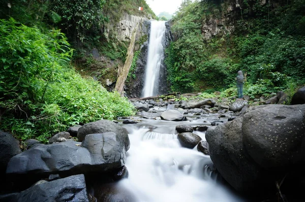 Wodospad Rayap Piękne Miejsce Odwiedzenia Wodą Pochodzącą Górskich Źródeł — Zdjęcie stockowe