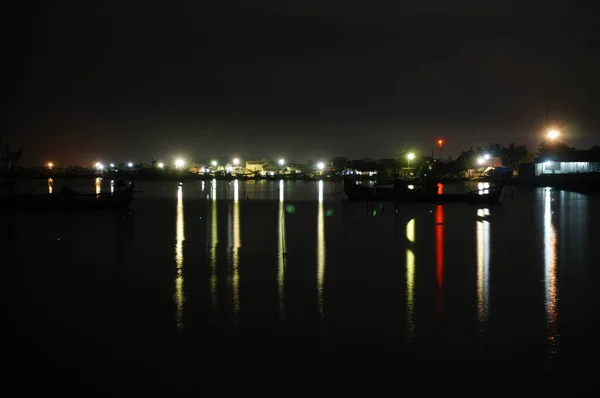 Kust Een Ontmoetingsruimte Tussen Land Zee Nachts Die Stil Wanneer — Stockfoto