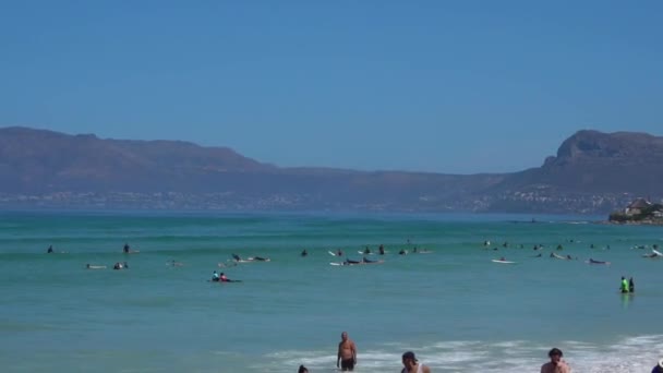 Muizenberg Beach, Kaapstad, Zuid-Afrika — Stockvideo