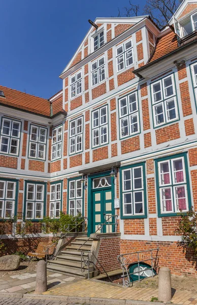 Fachada de una casa histórica en Lauenburg —  Fotos de Stock