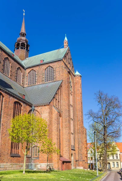 Historische Marienkirche kerk in Hanzestad Stralsund — Stockfoto