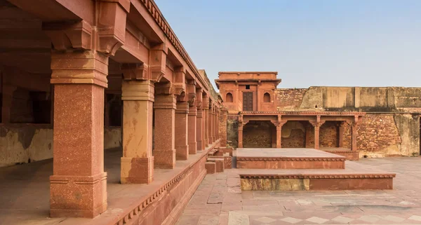 Panorama da muralha circundante da cidade fantasma em Agra — Fotografia de Stock