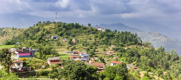 Panorama di un piccolo villaggio di montagna vicino a Pokhara — Foto Stock