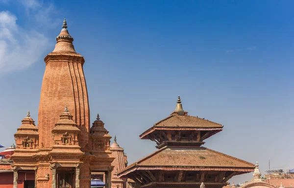 Bhaktapur Durbar广场的历史寺庙屋顶 — 图库照片