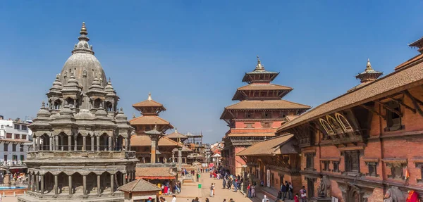Panorama des temples historiques sur la place Durbar à Patan — Photo
