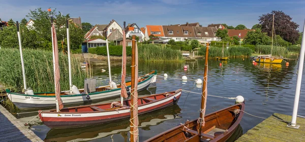 Panorama des voiliers dans le village Holm du Schleswig — Photo