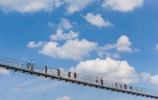 Tourists Crossing Suspension Bridge Geierlay Germany — Stock Photo, Image
