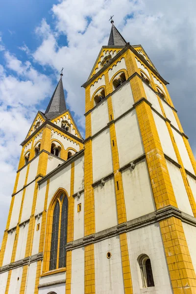 ドイツのコブレンツにあるフロリンスカーチ教会の塔 — ストック写真