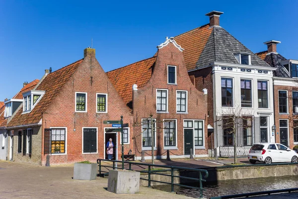 Historische Huizen Aan Centrale Gracht Van Makkum Nederland — Stockfoto