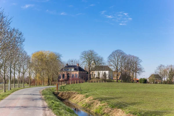 オランダ グロニンゲンの小さな村Jukwerdへの道 — ストック写真