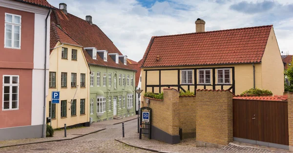 デンマーク ハザスリウの中心部にある歴史的家屋のパノラマ — ストック写真