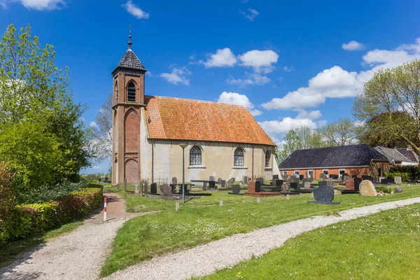 荷兰Dorkwerd小村的历史教堂 — 图库照片