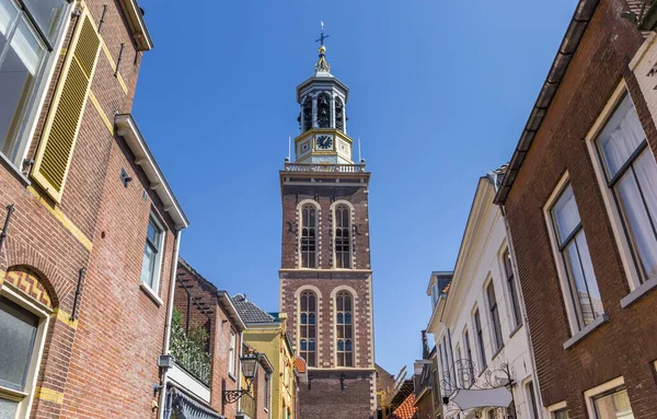 Hollanda Kampen Tarihi Çan Kulesine Giden Eski Evlerin Olduğu Cadde — Stok fotoğraf