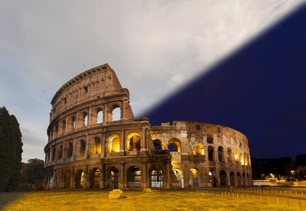 Colosseum โรมตะวันตกและทไวไลท์ — ภาพถ่ายสต็อก