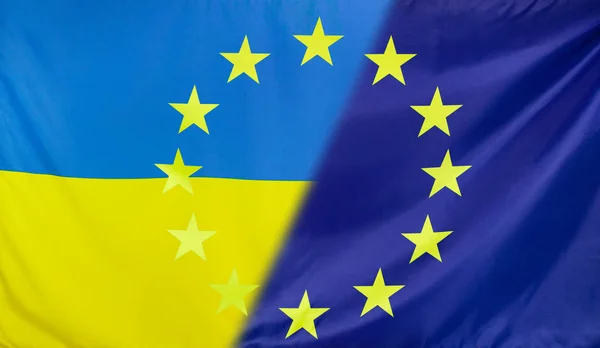 Europäische Flagge verschmolzen mit ukrainischer Flagge — Stockfoto
