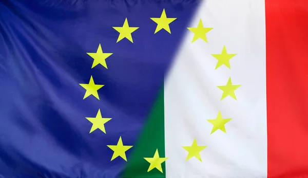 Европейский флаг слился с флагом Италии — стоковое фото