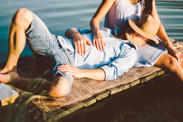 Mensen Die Plezier Hebben Het Strand — Stockfoto