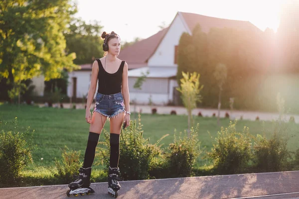 Jovem Menina Bonita Parque — Fotografia de Stock