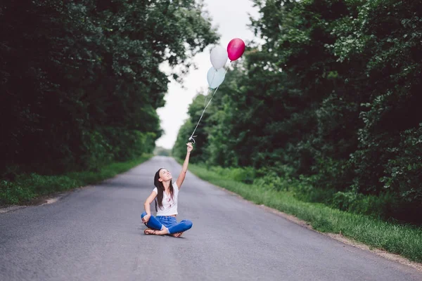 Menina Com Balão Parque — Fotografia de Stock