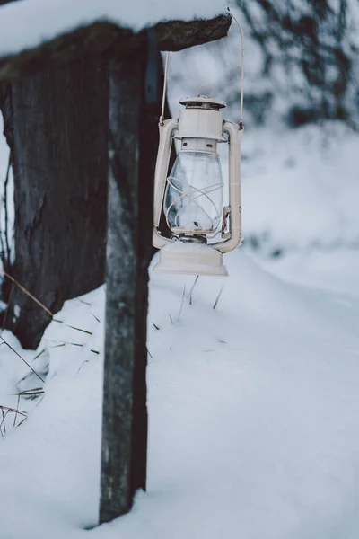 Lantaarn Een Glas Sneeuw Het Park — Stockfoto