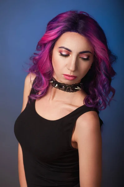 Portrait woman with violet hair. — Stock Photo, Image
