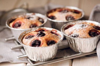 Ev kiraz kek vanilya ve krema şeker ile yapılan