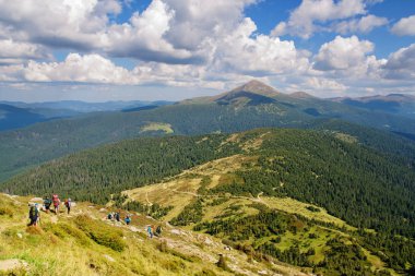 Karpat Dağları'nda turistler