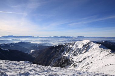 Karpat Dağları'nda kış sabahı
