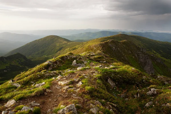 Večerní nebe nad Karpat — Stock fotografie