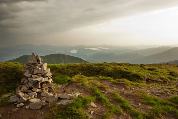 Evening sky over the Carpathians — Stock Photo, Image