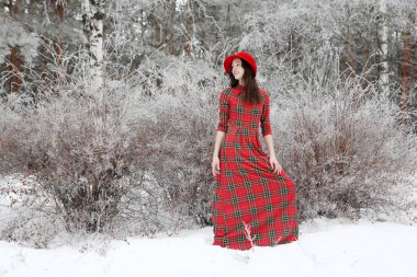 Kırmızı şapkalı kız