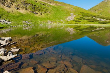 Karpatlar gölde Nesamovyte