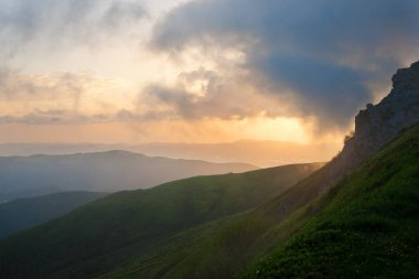 Karpatlar yaz gündoğumu