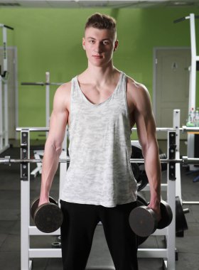 Spor eğitim genç adamdır